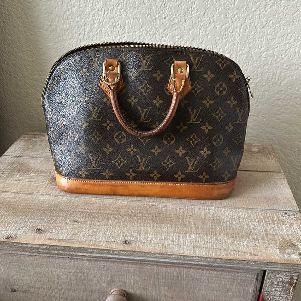 Louis Vuitton Alma